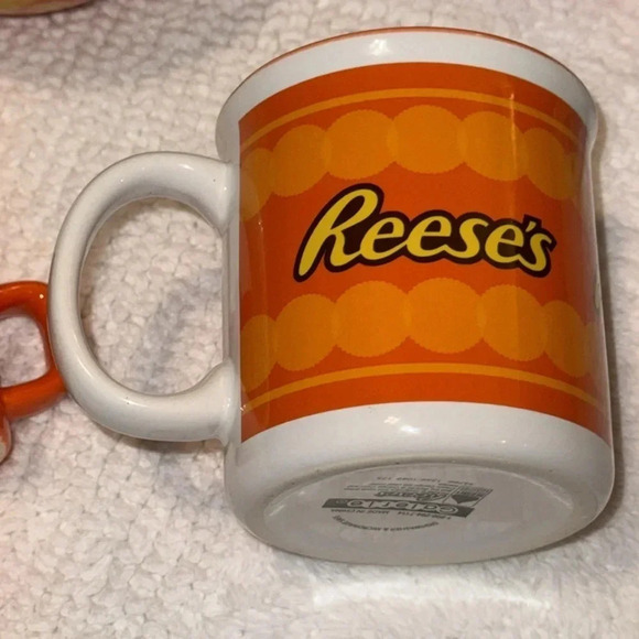 8pc Reese’s Peanut Butter & Chocolate Hershey’s Candy Bundle Collectibles/Cups - Picture 8 of 16